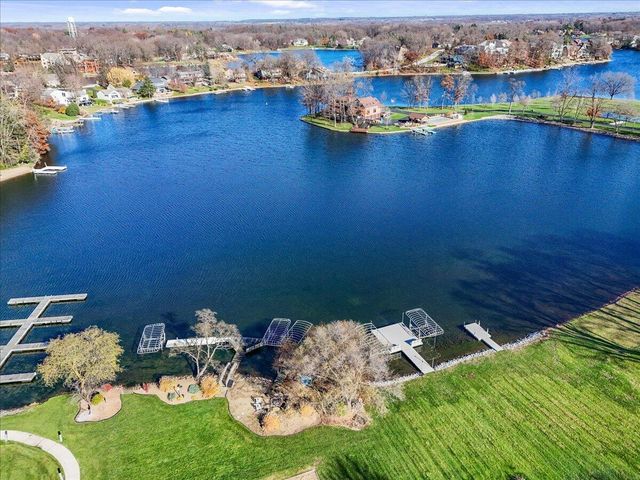 404 Westchester Lane, Valparaiso, IN 46385