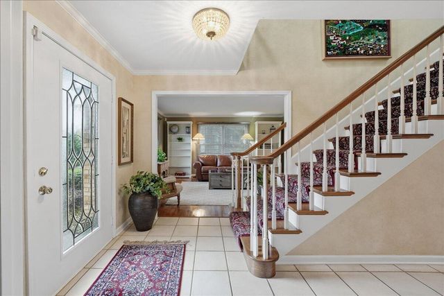404 Westchester Lane, Valparaiso, IN 46385