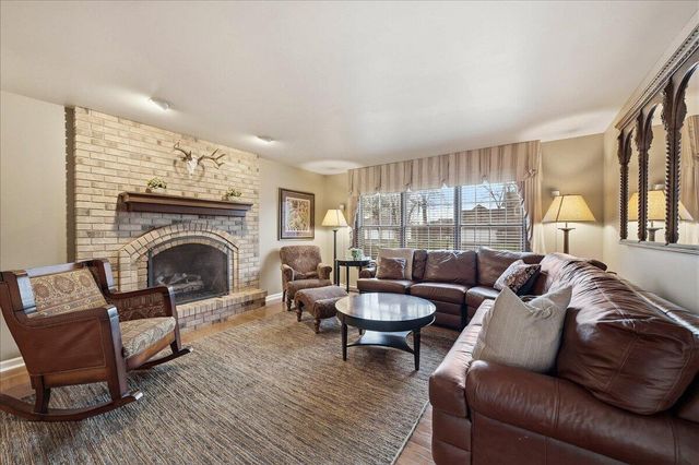 404 Westchester Lane, Valparaiso, IN 46385