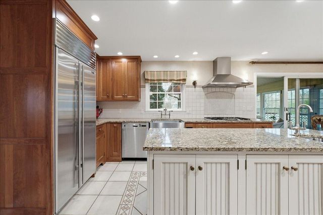 404 Westchester Lane, Valparaiso, IN 46385