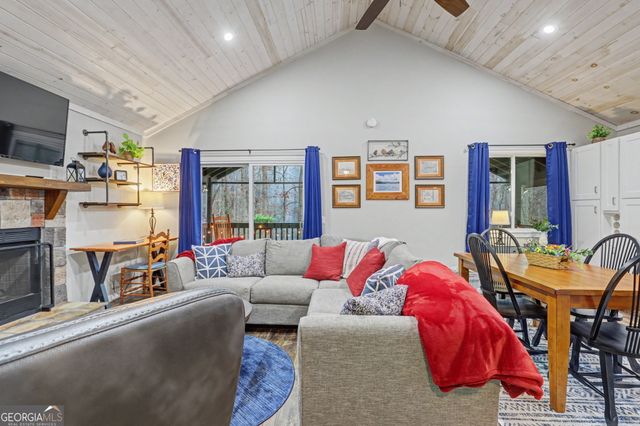 84 Creekside Lane, Clayton, GA 30525