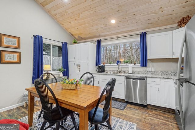 84 Creekside Lane, Clayton, GA 30525