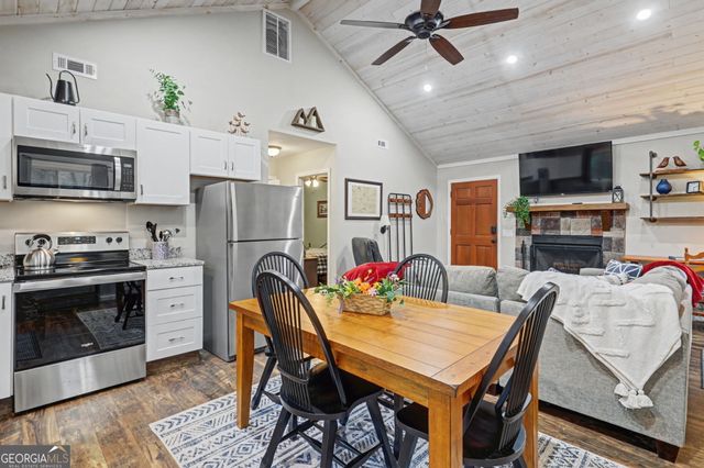 84 Creekside Lane, Clayton, GA 30525