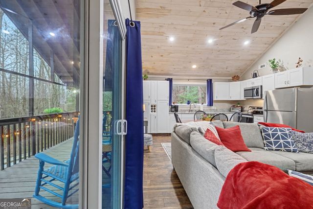 84 Creekside Lane, Clayton, GA 30525