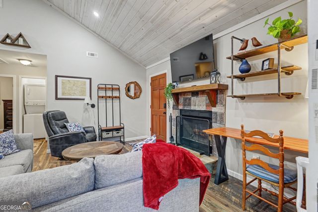 84 Creekside Lane, Clayton, GA 30525