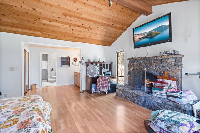 5266 Dark Hollow Road, Medford, OR 97501