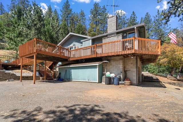 5266 Dark Hollow Road, Medford, OR 97501