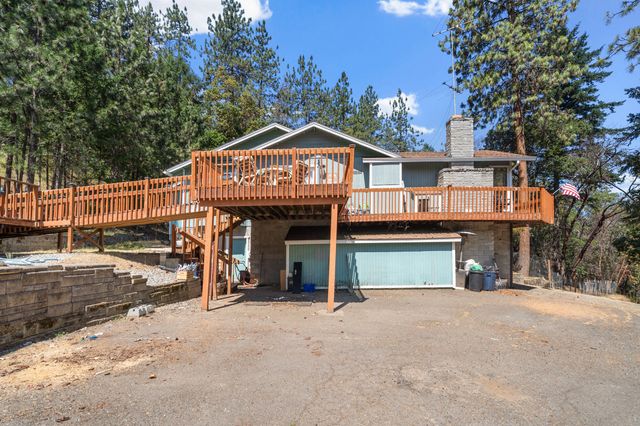 5266 Dark Hollow Road, Medford, OR 97501