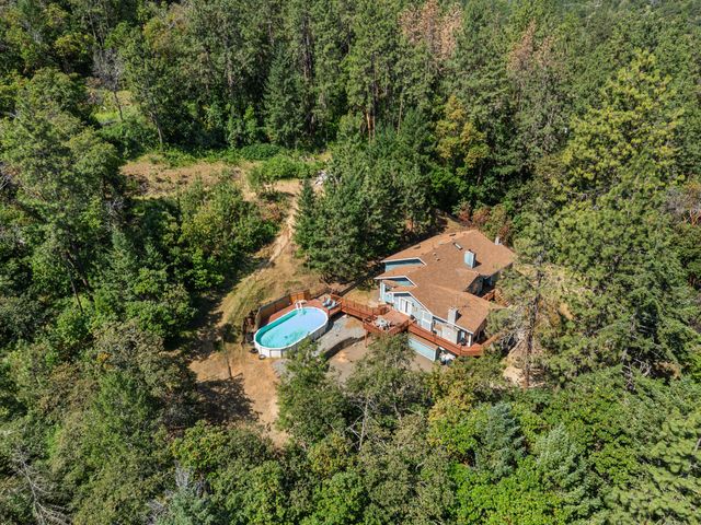 5266 Dark Hollow Road, Medford, OR 97501