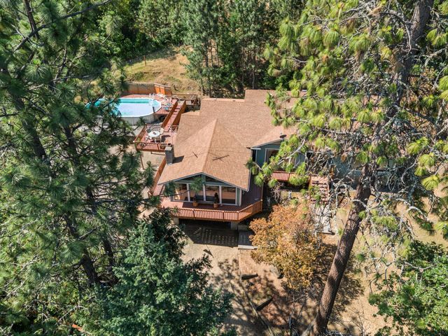 5266 Dark Hollow Road, Medford, OR 97501