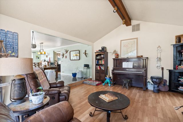 5266 Dark Hollow Road, Medford, OR 97501