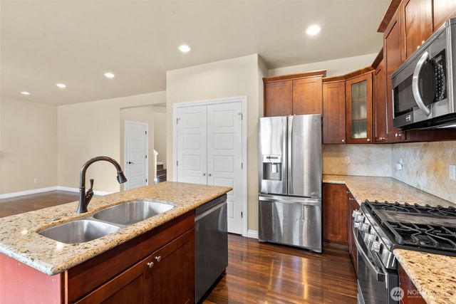 14922 Mountain View Court SE, Yelm, WA 98597