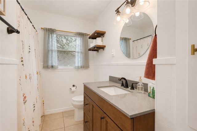 4212 Carter Creek Parkway, Bryan, TX 77802