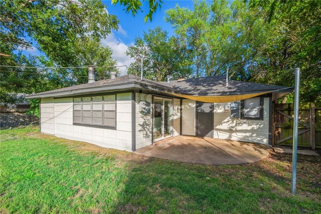 4212 Carter Creek Parkway, Bryan, TX 77802