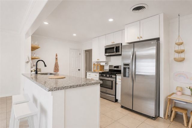 4212 Carter Creek Parkway, Bryan, TX 77802