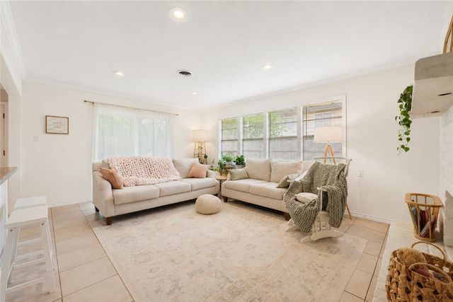 4212 Carter Creek Parkway, Bryan, TX 77802