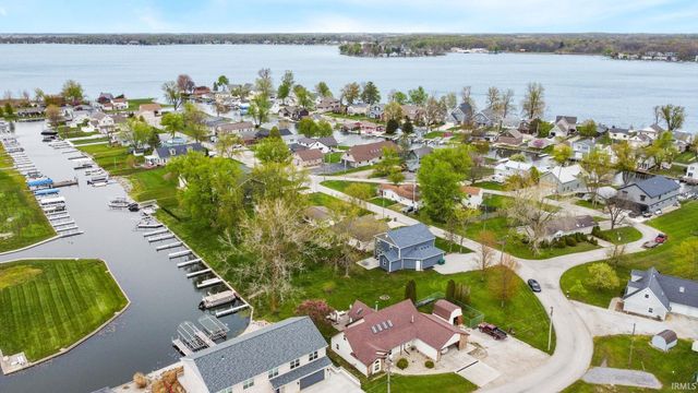 9821 N Marine Key Drive, Syracuse, IN 46567