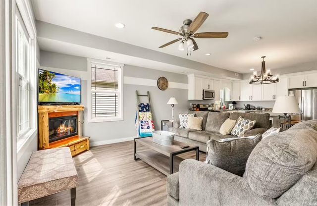 9821 N Marine Key Drive, Syracuse, IN 46567
