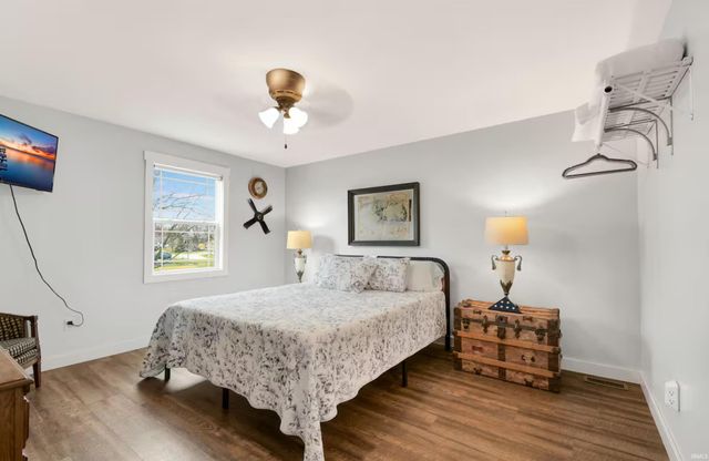 9821 N Marine Key Drive, Syracuse, IN 46567