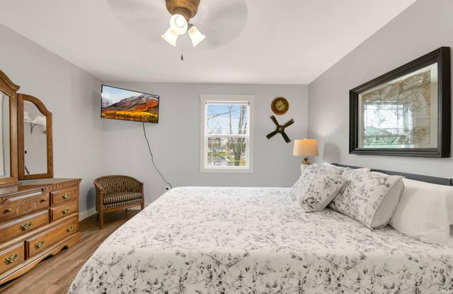 9821 N Marine Key Drive, Syracuse, IN 46567