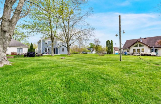 9821 N Marine Key Drive, Syracuse, IN 46567