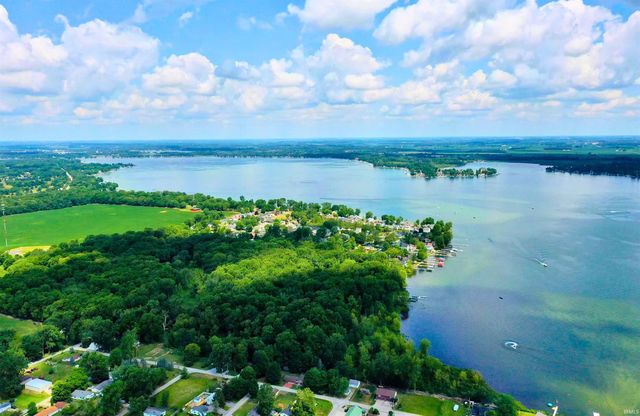 9821 N Marine Key Drive, Syracuse, IN 46567
