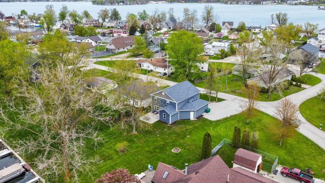 9821 N Marine Key Drive, Syracuse, IN 46567