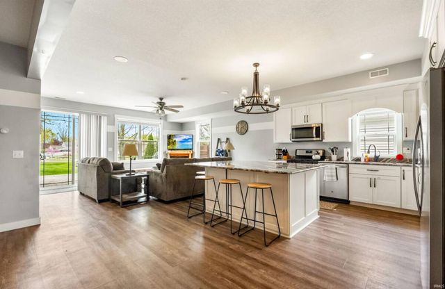 9821 N Marine Key Drive, Syracuse, IN 46567