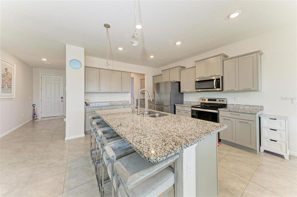 Image 13 of property listing at 3804 TURNING TIDES TERRACE, Bradenton, FL 34208