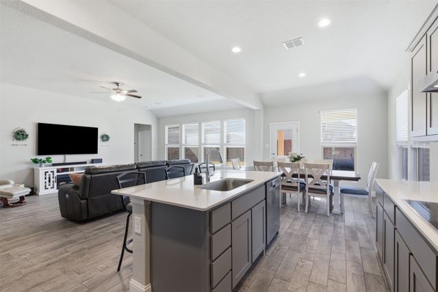 6025 Kansas Trail, Midlothian, TX 76065