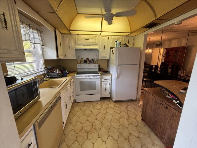 5300 Washington St U103, Hollywood, FL 33021