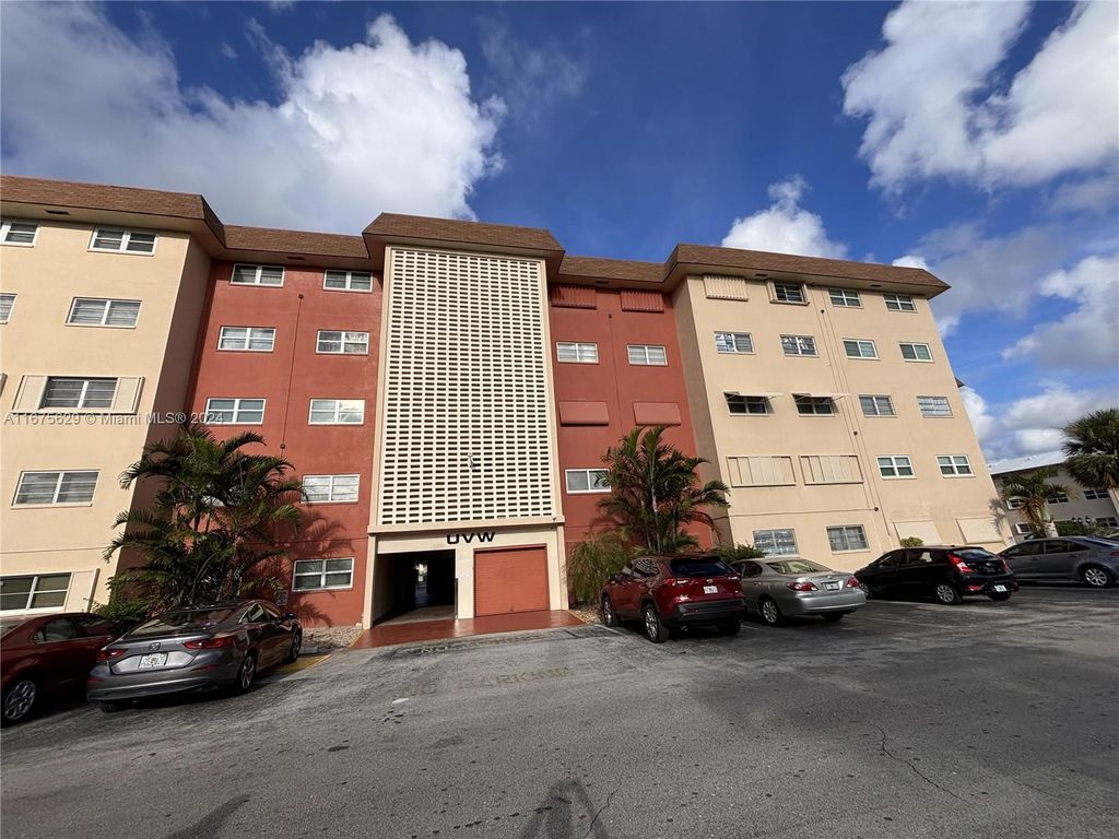 5300 Washington St U103, Hollywood, FL 33021