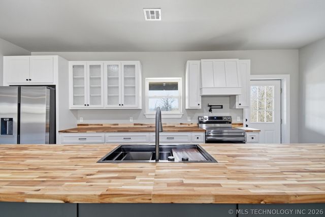 9644 S State Hwy 48, Mannford, OK 74044