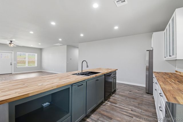 9644 S State Hwy 48, Mannford, OK 74044