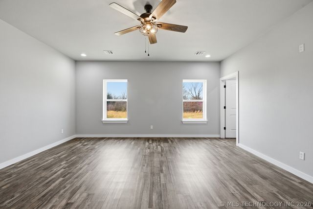 9644 S State Hwy 48, Mannford, OK 74044