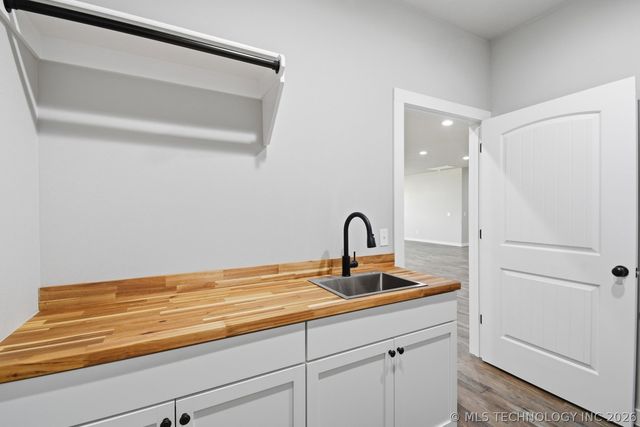 9644 S State Hwy 48, Mannford, OK 74044