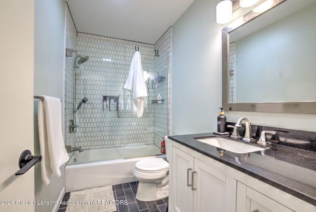 319 Oxford Road, East Lansing, MI 48823