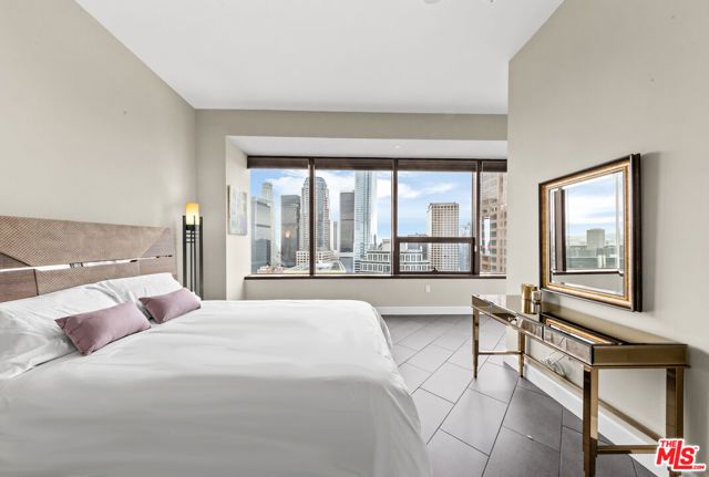 1100 Wilshire Boulevard 2411, Los Angeles, CA 90017