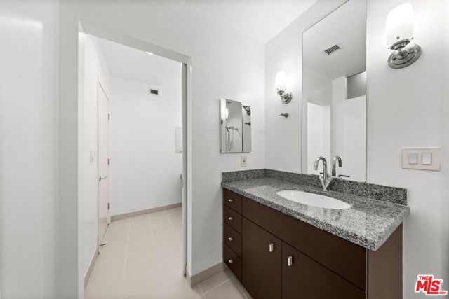 1100 Wilshire Boulevard 2411, Los Angeles, CA 90017