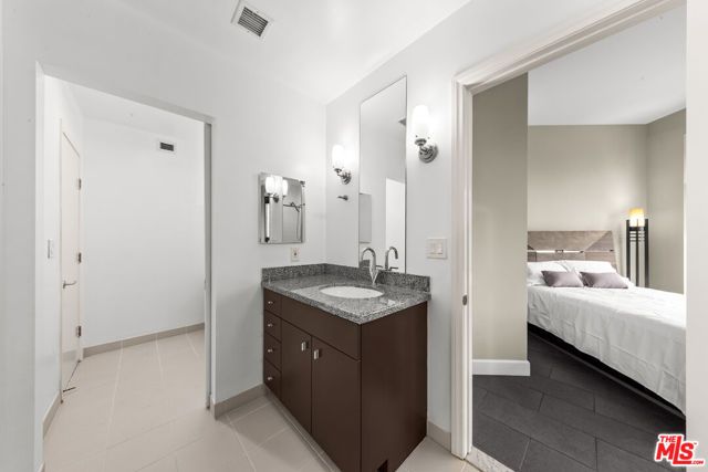 1100 Wilshire Boulevard 2411, Los Angeles, CA 90017