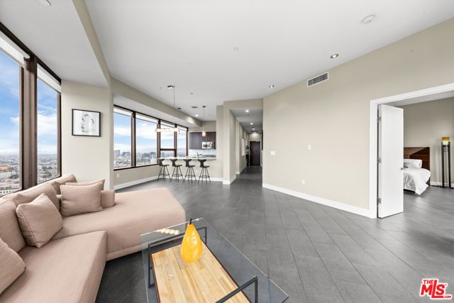 1100 Wilshire Boulevard 2411, Los Angeles, CA 90017