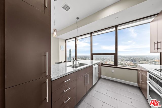 1100 Wilshire Boulevard 2411, Los Angeles, CA 90017