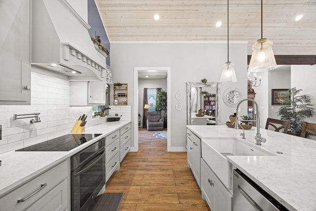 522 S San Juan, Kerrville, TX 78028