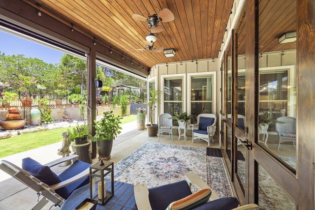 522 S San Juan, Kerrville, TX 78028