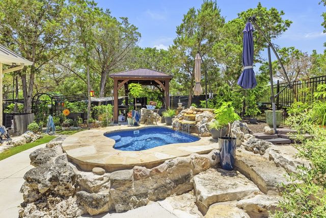 522 S San Juan, Kerrville, TX 78028