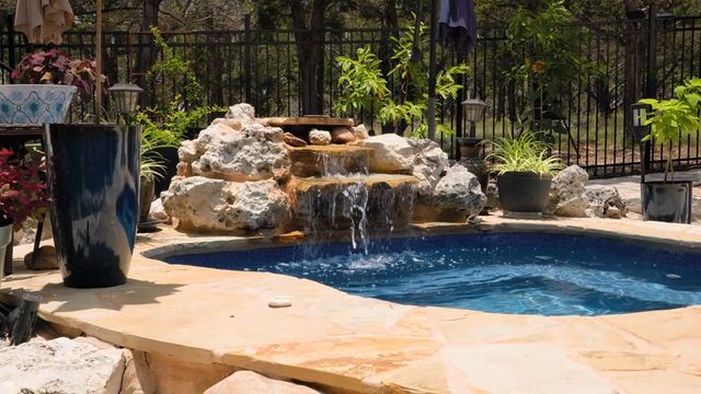 522 S San Juan, Kerrville, TX 78028