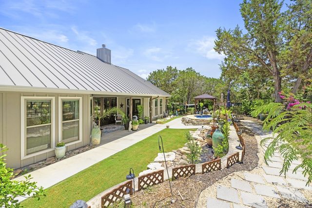 522 S San Juan, Kerrville, TX 78028