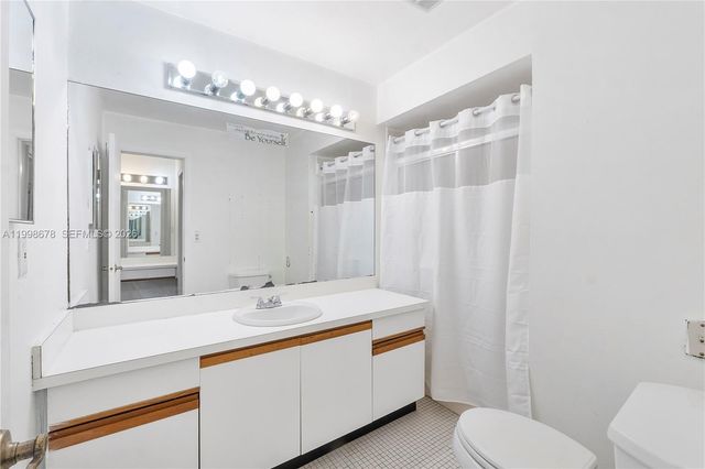 8243 NW 9th Ct 7, Plantation, FL 33324