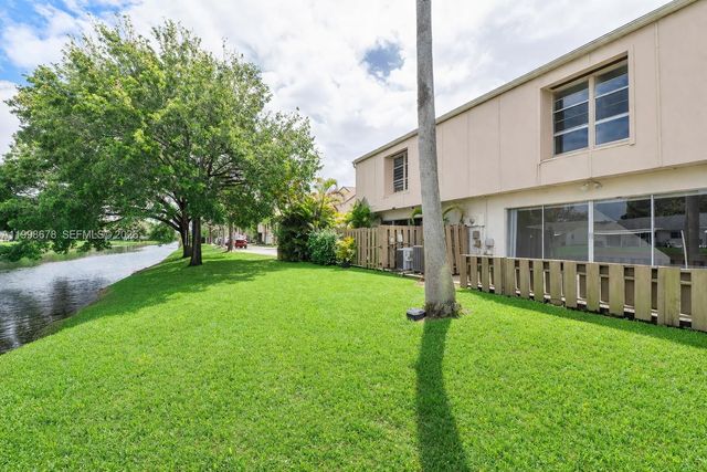 8243 NW 9th Ct 7, Plantation, FL 33324