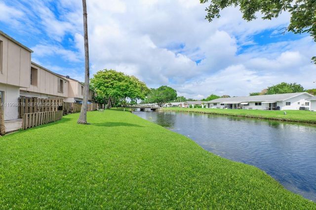 8243 NW 9th Ct 7, Plantation, FL 33324